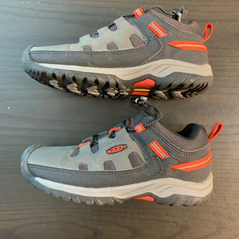 Keen Kids Targhee Low Hiking Shoes Grey Red Bungee Lace Sneakers Size 3Y 1019824